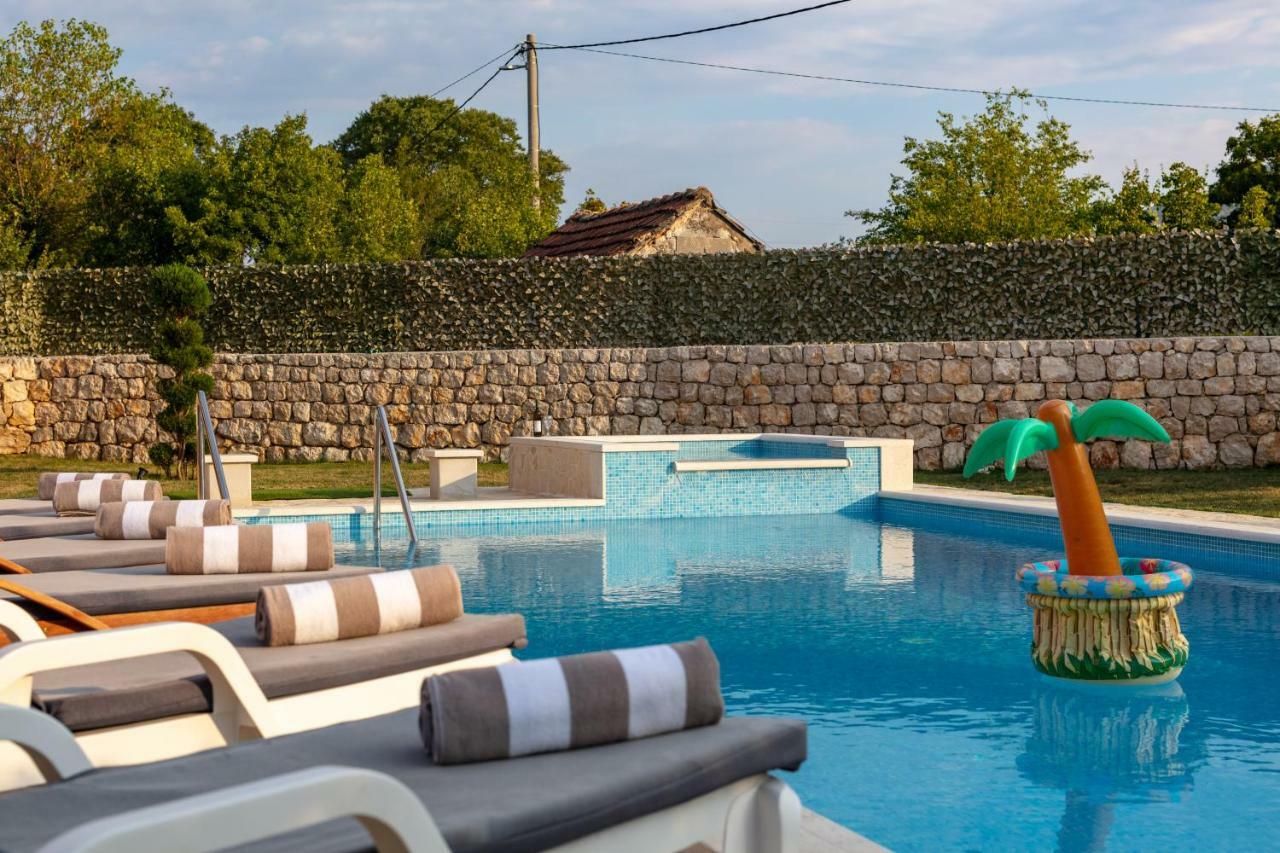 Luxury Villa Poquito Zagvozd Exteriör bild